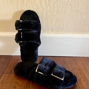 Women's Black Fuzzy Faux Fur Slippers